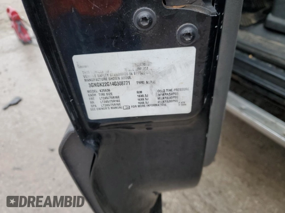 2004 Chevrolet Avalanche LS with VIN 3GNGK22G14G308771, listed as a Copart auction lot 86562484 with 289,294 mi miles and Salvage Title. Bid and sale history available at DreamBid. Image 14.