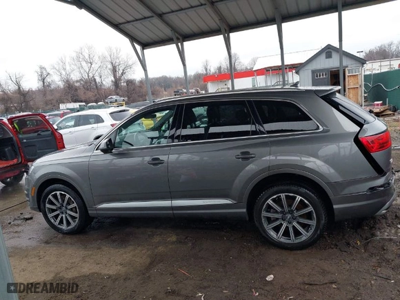 2018 Audi Q7 Premium Plus with VIN WA1LAAF75JD001346, listed as a IAAI auction lot 41515554 with 112,618 mi miles. Bid and sale history available at carsss.com. Image 14.