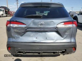 2023 Toyota Corolla Cross LE z VIN 7MUBAABG8PV045934, wystawiony jako Copart lot #52174075 z przebiegiem 11 378 mil mil oraz Szkody całkowita. Historia ofert i sprzedaży dostępna na DreamBid. Obrazek 6.
