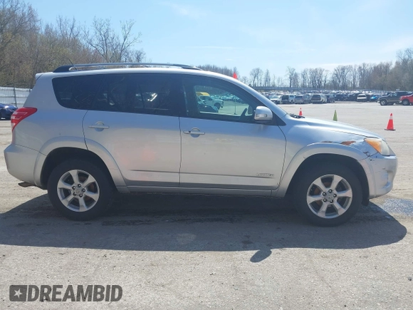 2010 Toyota RAV4 Ltd with VIN 2T3DF4DV5AW070569, listed as a IAAI auction lot 42105082 with 207,432 mi miles. Bid and sale history available at carsss.com. Image 13.