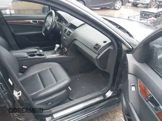 2011 Mercedes-Benz C 300 Sport z VIN WDDGF8BB8BR159377, wystawiony jako IAAI lot #41894005 z przebiegiem 156 394 mil mil oraz . Historia ofert i sprzedaży dostępna na DreamBid. Obrazek 5.