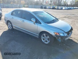 2008 Honda Civic EX-L z VIN 2HGFA16948H518172, wystawiony jako IAAI lot #41977508 z przebiegiem 306 952 mil mil oraz . Historia ofert i sprzedaży dostępna na DreamBid. Obrazek 1.
