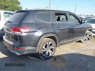 2023 Volkswagen Atlas SEL z VIN 1V2BR2CA4PC557385, wystawiony jako IAAI lot #42008233 z przebiegiem Nie podano mil oraz . Historia ofert i sprzedaży dostępna na DreamBid. Obrazek 4.