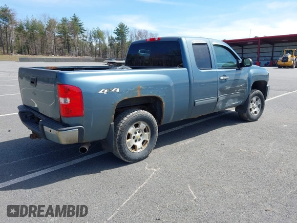 2013 Chevrolet Silverado 1500 LT with VIN 1GCRKSE74DZ351532, listed as a IAAI auction lot 42052732 with 232,992 mi miles and . Bid and sale history available at DreamBid. Image 4.