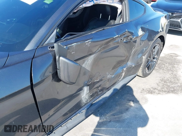 2017 Ford Mustang EcoBoost with VIN 1FA6P8TH8H5312092, listed as a IAAI auction lot 41331131 with 147,462 mi miles and . Bid and sale history available at DreamBid. Image 6.