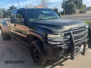 2001 Chevrolet Silverado 1500 with VIN 1GCJC39151E326082, listed as a Copart auction lot 51019515 with 253,364 mi miles and Clean Title. Bid and sale history available at DreamBid. Image 1.