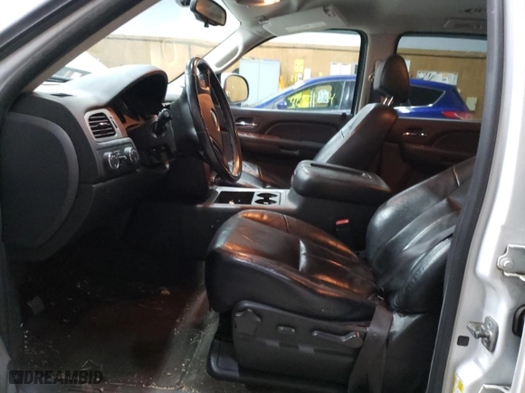 2009 Chevrolet Suburban LT w/2LT with VIN 1GNFK26329R238272, listed as a Copart auction lot 47787914 with 225,539 mi miles and Salvage Title. Bid and sale history available at carsss.com. Image 7.