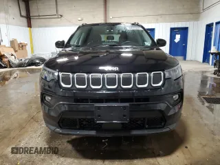 2022 Jeep Compass Latitude with VIN 3C4NJDBB0NT122375, listed as a Copart auction lot 46575035 with 18,765 mi miles and Salvage Title. Bid and sale history available at DreamBid. Image 5.