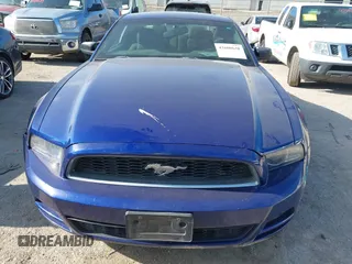 2014 Ford Mustang V6 z VIN 1ZVBP8AM2E5262050, wystawiony jako IAAI lot #42600638 z przebiegiem 208 708 mil mil oraz . Historia ofert i sprzedaży dostępna na DreamBid. Obrazek 12.