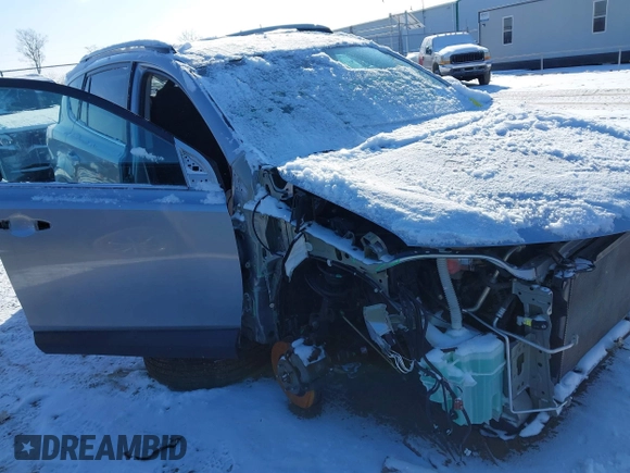 2018 Toyota RAV4 XLE with VIN 2T3RFREV8JW753853, listed as a IAAI auction lot 41526071 with 104,642 mi miles. Bid and sale history available at carsss.com. Image 6.