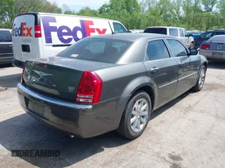 2008 Chrysler 300 C Hemi with VIN 2C3LA63H18H172015, listed as a IAAI auction lot 42055764 with 130,915 mi miles. Bid and sale history available at carsss.com. Image 4.