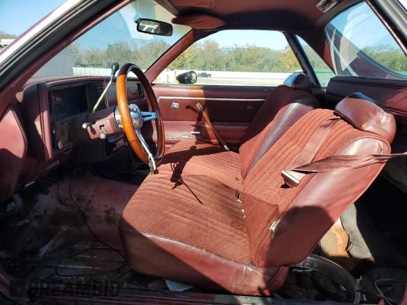 1981 Chevrolet El Camino z VIN CCW80HXBD435572, wystawiony jako Copart lot #47500975 z przebiegiem 91 861 mil mil oraz Szkoda całkowita • Salvage title. Historia ofert i sprzedaży dostępna na DreamBid. Obrazek 7.