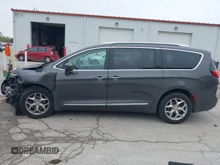 2018 Chrysler Pacifica Touring L Plus с VIN 2C4RC1EG9JR127976, выставлен на аукционе IAAI как лот 42178877 с пробегом Не указан миль и . История ставок и продаж доступна на DreamBid. Изображение 15.