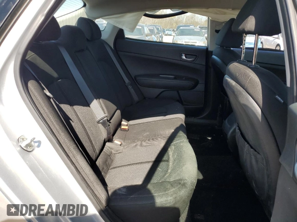 2017 Kia Optima LX z VIN 5XXGT4L33HG148818, wystawiony jako Copart lot #52199705 z przebiegiem 87 623 mil mil oraz Szkoda całkowita • Salvage title. Historia ofert i sprzedaży dostępna na DreamBid. Obrazek 11.