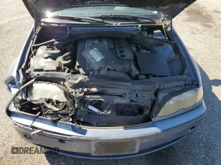 2004 BMW 3 Series 325i with VIN WBAAZ33404KP83614, listed as a Copart auction lot 46553355 with 146,198 mi miles and Salvage Title. Bid and sale history available at carsss.com. Image 13.