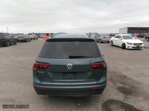 2019 Volkswagen Tiguan S with VIN 3VV1B7AXXKM121963, listed as a IAAI auction lot 40076115 with 167,540 mi miles. Bid and sale history available at carsss.com. Image 15.