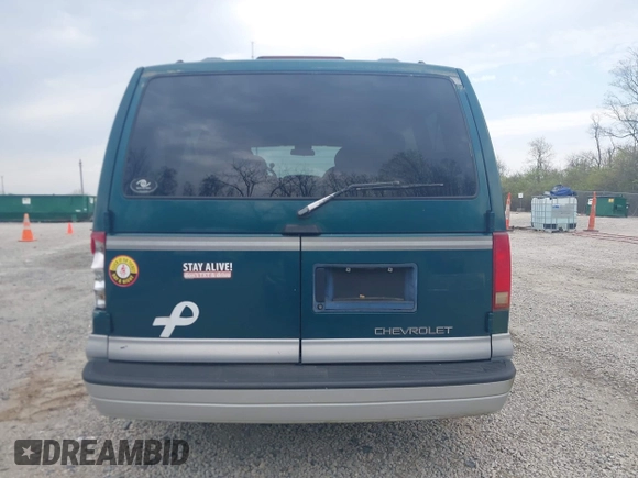 1997 Chevrolet Astro with VIN 1GNDM19W9VB205001, listed as a IAAI auction lot 42002535 with 136,734 mi miles. Bid and sale history available at carsss.com. Image 16.