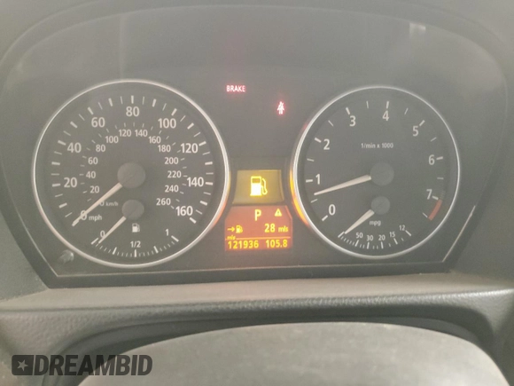2006 BMW 3 Series 330i z VIN WBAVB33526KS32828, wystawiony jako Copart lot #48359995 z przebiegiem 121 936 mil mil oraz Szkoda całkowita • Salvage title. Historia ofert i sprzedaży dostępna na DreamBid. Obrazek 9.