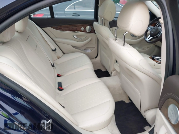 2019 Mercedes-Benz E-Class E 300 with VIN WDDZF4KB6KA531167, listed as a IAAI auction lot 41355270 with 54,611 mi miles. Bid and sale history available at carsss.com. Image 8.