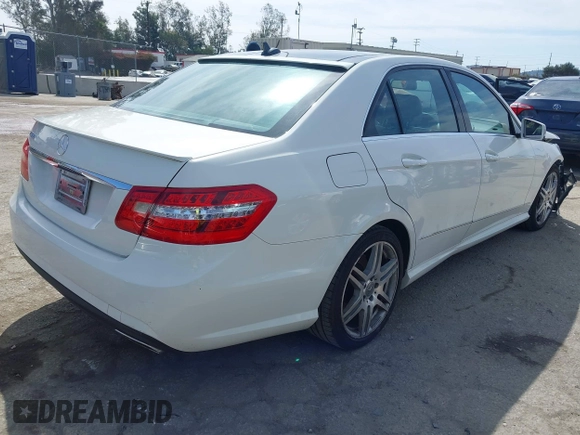 2011 Mercedes-Benz E-Class E 350 Luxury with VIN WDDHF5GB9BA279117, listed as a IAAI auction lot 41934443 with 63,014 mi miles. Bid and sale history available at carsss.com. Image 4.