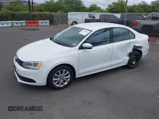 2012 Volkswagen Jetta SE z VIN 3VWDP7AJ7CM350057, wystawiony jako IAAI lot #42499732 z przebiegiem 92 203 mil mil oraz . Historia ofert i sprzedaży dostępna na DreamBid. Obrazek 17.