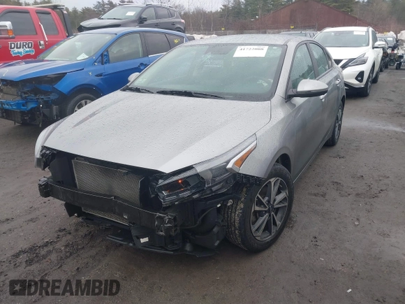 2023 Kia Forte LXS z VIN 3KPF24ADXPE544309, wystawiony jako IAAI lot #41722008 z przebiegiem 61 154 mil mil oraz . Historia ofert i sprzedaży dostępna na DreamBid. Obrazek 2.