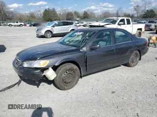 2000 Toyota Camry CE z VIN 4T1BG22KXYU995174, wystawiony jako Copart lot #50632255 z przebiegiem 181 584 mil mil oraz Czysty tytuł • Clean title. Historia ofert i sprzedaży dostępna na DreamBid. Obrazek 1.