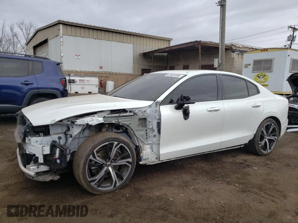 2024 Volvo S60 Core Dark Theme z VIN 7JRL12TK8RG295020, wystawiony jako Copart lot #47601695 z przebiegiem 45 837 mil mil oraz Szkoda całkowita • Salvage title. Historia ofert i sprzedaży dostępna na DreamBid. Obrazek 1.
