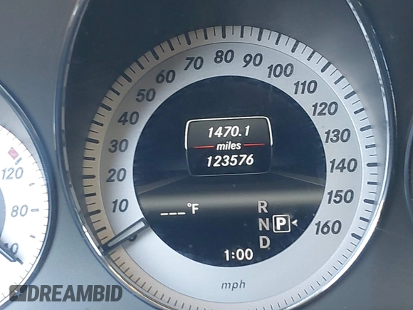 2013 Mercedes-Benz GLK with VIN WDCGG8JBXDG051067, listed as a IAAI auction lot 42107151 with 123,576 mi miles. Bid and sale history available at carsss.com. Image 7.