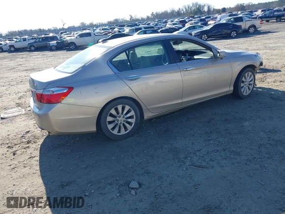 2013 Honda Accord Sdn EX-L with VIN 1HGCR2F82DA137163, listed as a IAAI auction lot 41636283 with 216,743 mi miles. Bid and sale history available at carsss.com. Image 4.