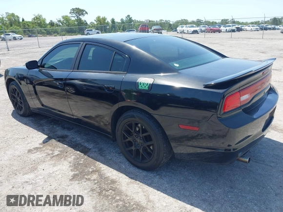 2013 Dodge Charger Police z VIN 2C3CDXAT1DH716317, wystawiony jako IAAI lot #42277270 z przebiegiem 213 722 mil mil oraz . Historia ofert i sprzedaży dostępna na DreamBid. Obrazek 3.