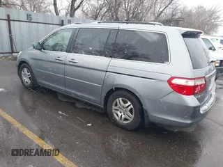 2006 Honda Odyssey EX-L with VIN 5FNRL386X6B096285, listed as a IAAI auction lot 41867716 with 215,284 mi miles. Bid and sale history available at carsss.com. Image 3.
