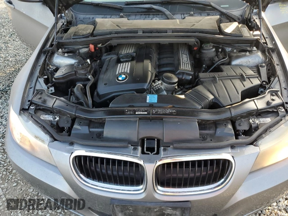 2010 BMW 3 Series 328i with VIN WBAPH5G51ANM34726, listed as a Copart auction lot 43971725 with 183,454 mi miles and Salvage Title. Bid and sale history available at DreamBid. Image 11.