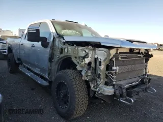 2023 GMC Sierra 3500HD Denali z VIN 1GT49WEYXPF254508, wystawiony jako Copart lot #69431844 z przebiegiem 15 678 mil mil oraz Szkoda całkowita • Salvage title. Historia ofert i sprzedaży dostępna na DreamBid. Obrazek 4.
