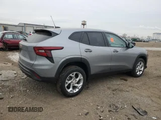 2025 Chevrolet Trax LS with VIN KL77LFEP8SC149835, listed as a Copart auction lot 44721905 with Not Provided miles and Salvage Title. Bid and sale history available at DreamBid. Image 3.