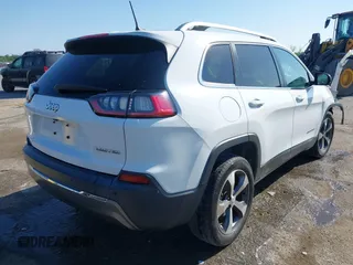 2020 Jeep Cherokee Limited z VIN 1C4PJLDB4LD595411, wystawiony jako IAAI lot #42036551 z przebiegiem 65 087 mil mil oraz . Historia ofert i sprzedaży dostępna na DreamBid. Obrazek 4.
