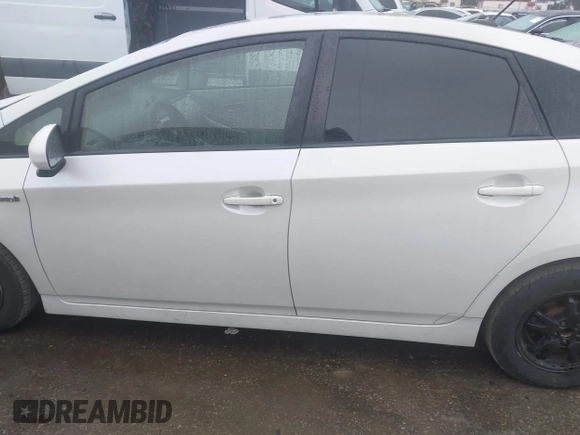 2015 Toyota Prius Four with VIN JTDKN3DU9F0424875, listed as a IAAI auction lot 41525682 with 231,098 mi miles. Bid and sale history available at carsss.com. Image 15.