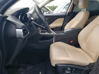2020 Jaguar F-Pace 25t Premium z VIN SADCJ2FX2LA622614, wystawiony jako Copart lot #61855884 z przebiegiem 116 046 mil mil oraz Szkody całkowita. Historia ofert i sprzedaży dostępna na DreamBid. Obrazek 7.