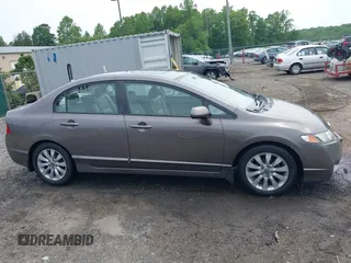 2009 Honda Civic z VIN 1HGFA15999L023648, wystawiony jako IAAI lot #42292289 z przebiegiem 279 822 mil mil oraz . Historia ofert i sprzedaży dostępna na DreamBid. Obrazek 13.