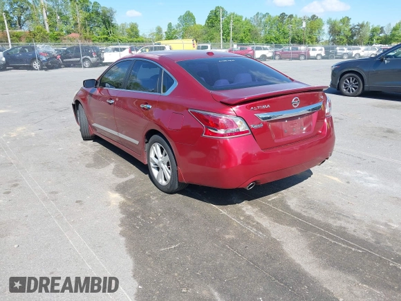 2015 Nissan Altima 2.5 S with VIN 1N4AL3AP9FC153529, listed as a IAAI auction lot 42031503 with 170,711 mi miles. Bid and sale history available at carsss.com. Image 3.