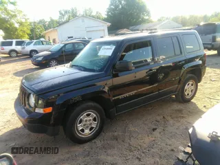 2016 Jeep Patriot Sport SE with VIN 1C4NJPBA2GD525694, listed as a IAAI auction lot 42048800 with 153,093 mi miles and . Bid and sale history available at carsss.com. Image 2.