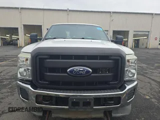 2011 Ford F-250 XL z VIN 1FT7X2B62BEC17045, wystawiony jako IAAI lot #42851395 z przebiegiem 73 355 mil mil oraz . Historia ofert i sprzedaży dostępna na DreamBid. Obrazek 5.