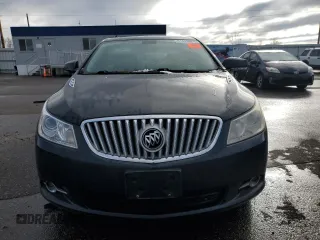 2010 Buick LaCrosse z VIN 1G4GD5GG8AF282210, wystawiony jako Copart lot #81418624 z przebiegiem Nie podano mil oraz Czysty tytuł • Clean title. Historia ofert i sprzedaży dostępna na DreamBid. Obrazek 5.
