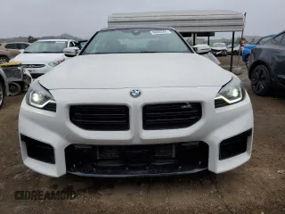 2024 BMW M2 z VIN 3MF13DM08R8E53568, wystawiony jako Copart lot #48982005 z przebiegiem 16 586 mil mil oraz Szkody całkowita. Historia ofert i sprzedaży dostępna na DreamBid. Obrazek 5.