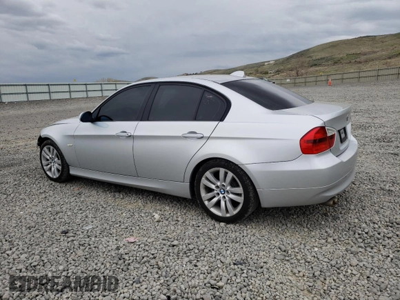 2006 BMW 3 Series 325i with VIN WBAVB13506KR59910, listed as a Copart auction lot 54754715 with 107,181 mi miles and Salvage title. Bid and sale history available at DreamBid. Image 2.