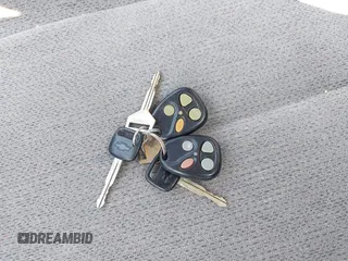2000 Chevrolet Prizm LSi z VIN 1Y1SK5285YZ429138, wystawiony jako IAAI lot #42415653 z przebiegiem 119 255 mil mil oraz . Historia ofert i sprzedaży dostępna na DreamBid. Obrazek 11.