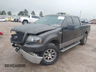 2005 Ford F-150 XLT z VIN 1FTRW12W35FB34549, wystawiony jako IAAI lot #41923359 z przebiegiem 286 494 mil mil oraz . Historia ofert i sprzedaży dostępna na DreamBid. Obrazek 2.