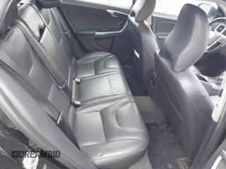 2016 Volvo V60 T5 Premier z VIN YV1612SK7G1308783, wystawiony jako IAAI lot #42016421 z przebiegiem 122 163 mil mil oraz . Historia ofert i sprzedaży dostępna na DreamBid. Obrazek 8.