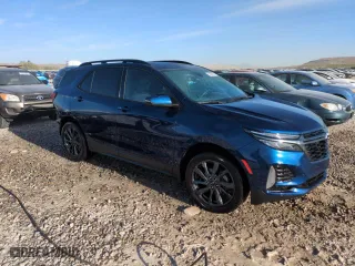 2022 Chevrolet Equinox RS with VIN 3GNAXWEV8NS117369, listed as a Copart auction lot 52982685 with 32,534 mi miles and Salvage Title. Bid and sale history available at carsss.com. Image 4.