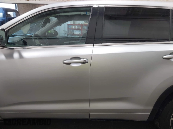 2018 Toyota Highlander LE with VIN 5TDBZRFH6JS849712, listed as a IAAI auction lot 41369832 with 70,482 mi miles and . Bid and sale history available at DreamBid. Image 14.